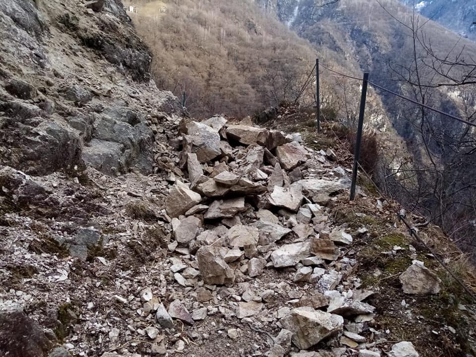 Frana sul sentiero per Codera
