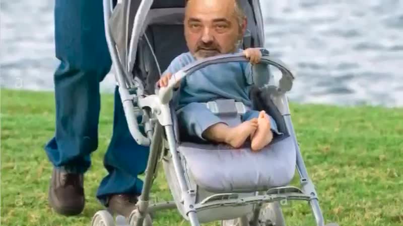 Il sindaco in passeggino fa impazzire Villa