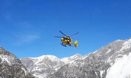 Due escursionisti infortunati in montagna recuperati dall'elisoccorso