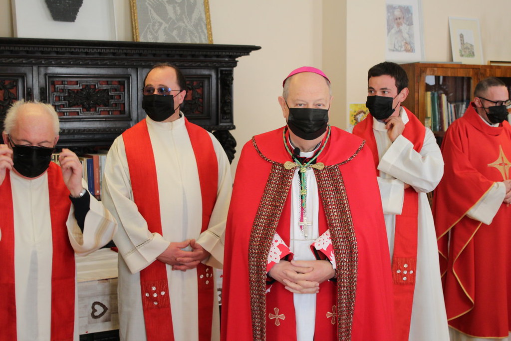 Tutta la comunità di Teglio abbraccia il nuovo arciprete don Francesco