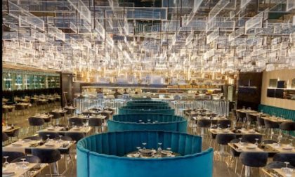 Clamoroso: in 300 all'interno di un ristorante sushi (e non sono i soli)