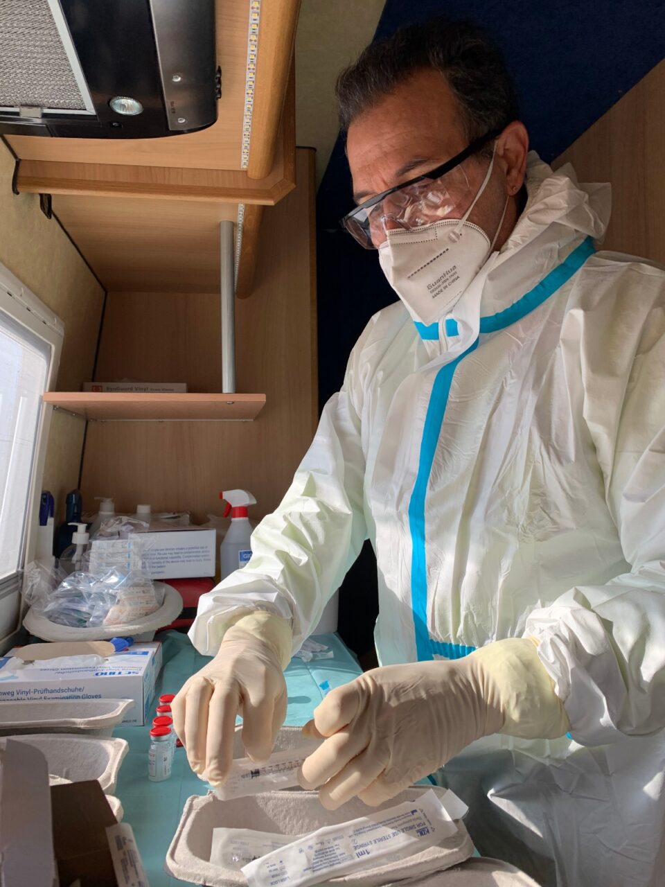 Il camper delle vaccinazioni anti covid arriva a Bormio