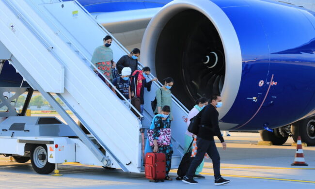 Volo dall’India a Orio: cinque casi di variante indiana e uno di inglese