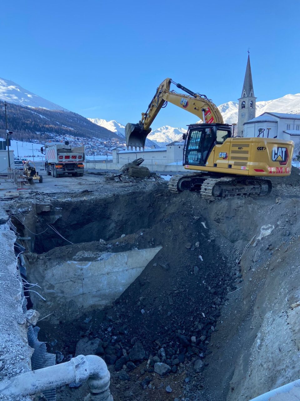 Sono cominciati i lavori per la rotonda di Pemont: si farà anche il sottopasso