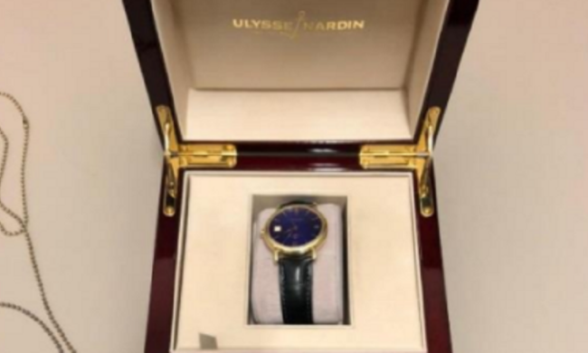 Orologio di lusso nascosto in un peluche, confisca e sanzione per un italiano alla dogana
