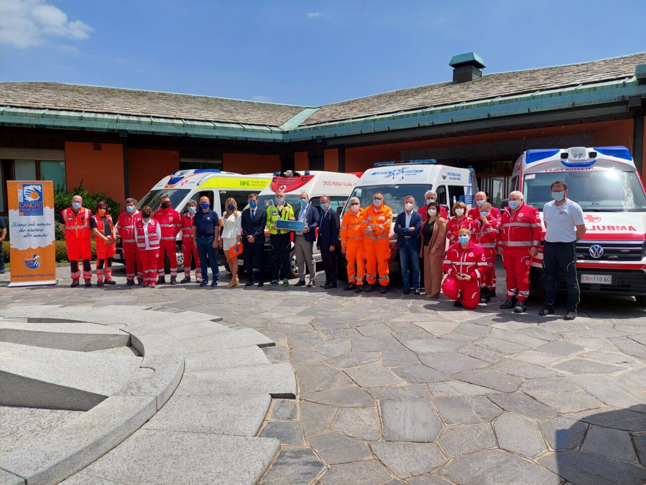 Donati da Cancro Primo Aiuto dispositivi di sanificazione per le ambulanze lombarde