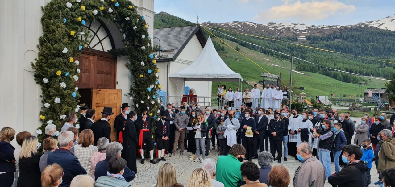 Livigno e Trepalle consacrano don Mauro