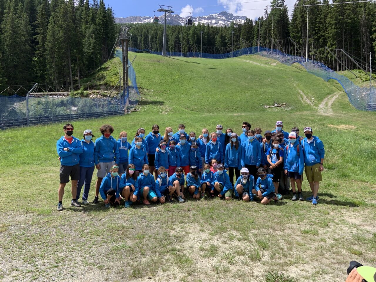 60 anni festeggiati pulendo le piste