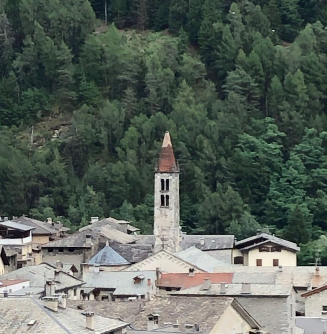 Il campanile a forma di… matita