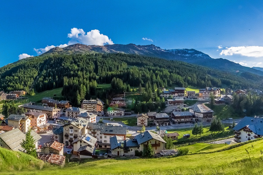 Contributi per studenti e strutture ricettive