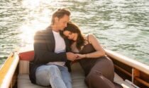 Romantica proposta di matrimonio sul lago di Como: l'attrice dice "Sì"