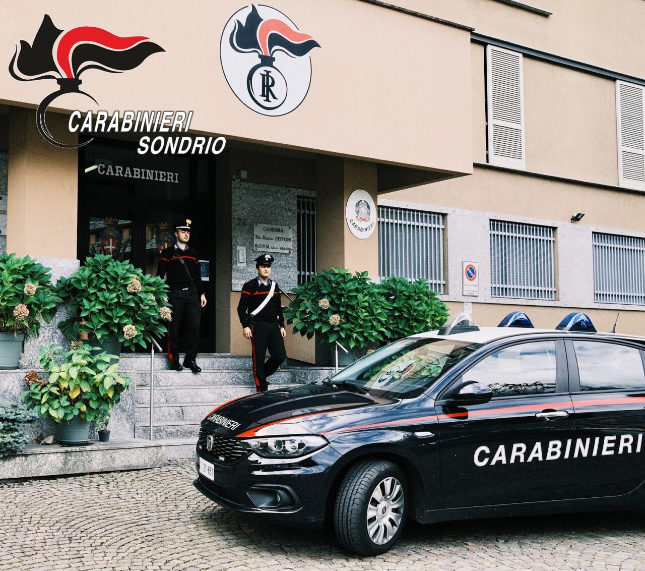 Rubano nei negozi e nascondono la refurtiva nel passeggino dei bimbi