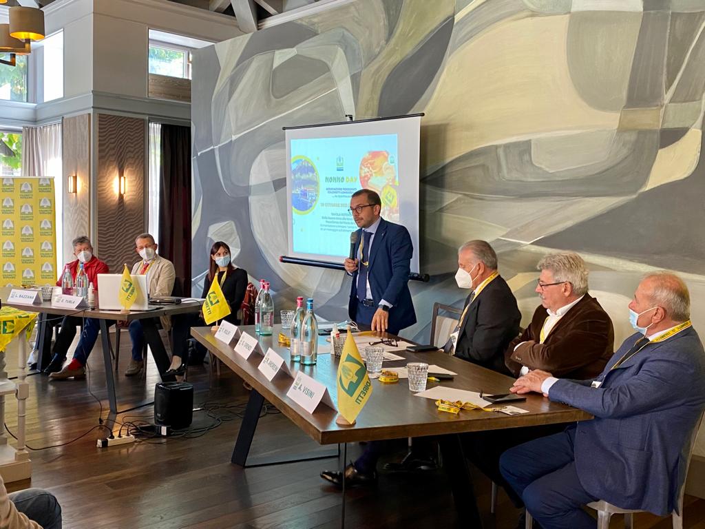 Cibo e salute, i Senior di Coldiretti Sondrio  al “Nonno Day” regionale sul lago d’Iseo