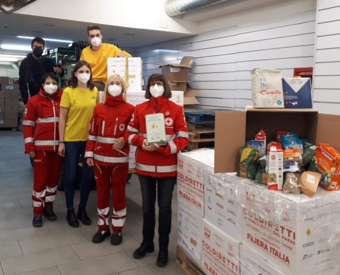 Oltre 1200 chili di cibo da Coldiretti alle famiglie bisognose della Valtellina