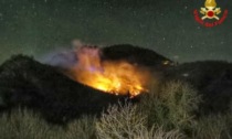 Incendio sui monti di Esino, Vigili del Fuoco al lavoro per molte ore nel tentativo di spegnerlo