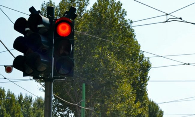 Arrivano i semafori intelligenti: meno traffico e più sicurezza