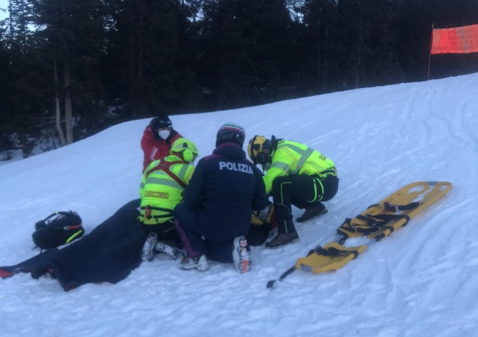Grave infortunio sulle piste, sciatrie salvata dalla Polizia