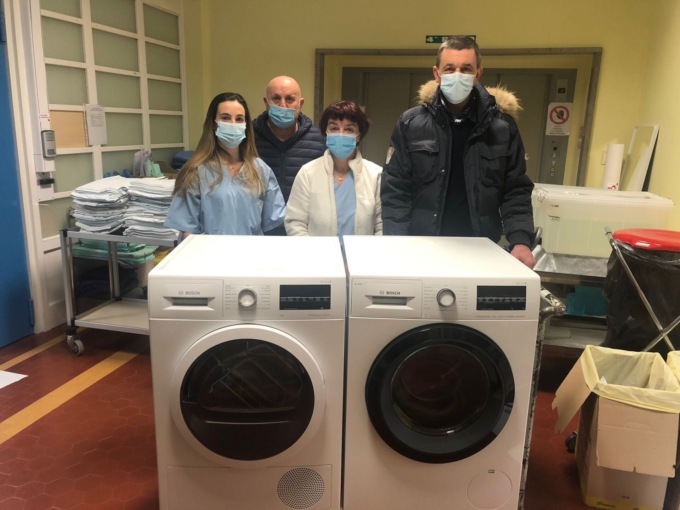 Insieme per Vincere dona asciugatrice e lavatrice al reparto covid