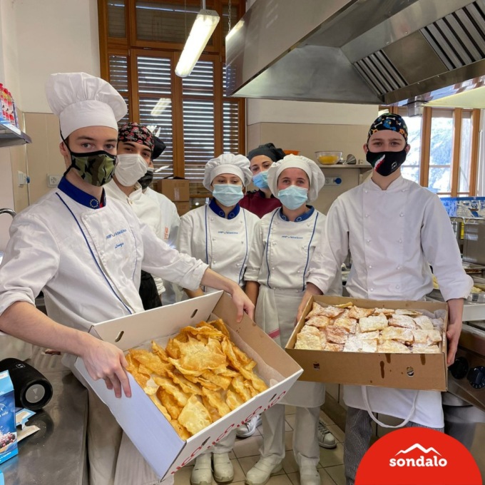 “Chiacchiere di Carnevale” donate a tutti i bambini