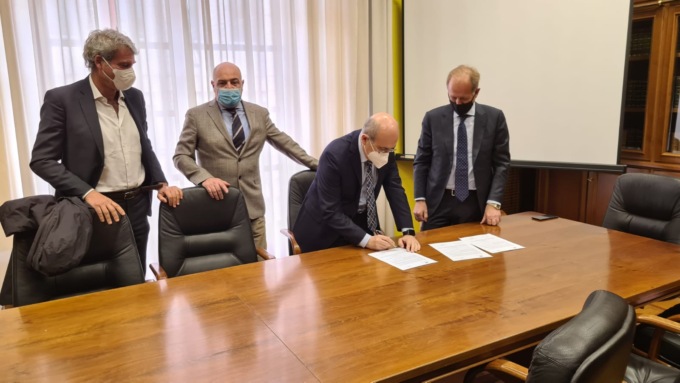 Prefettura e Ance firmano un protocollo per la legalità