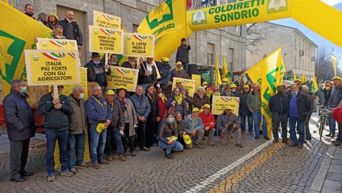 Coldiretti in piazza: “Siamo qui per il nostro futuro e quello del Paese”