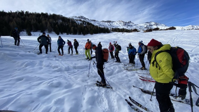 Introduzione allo sci alpinismo e sicurezza, lezione pratica e teorica del Cai Valfurva