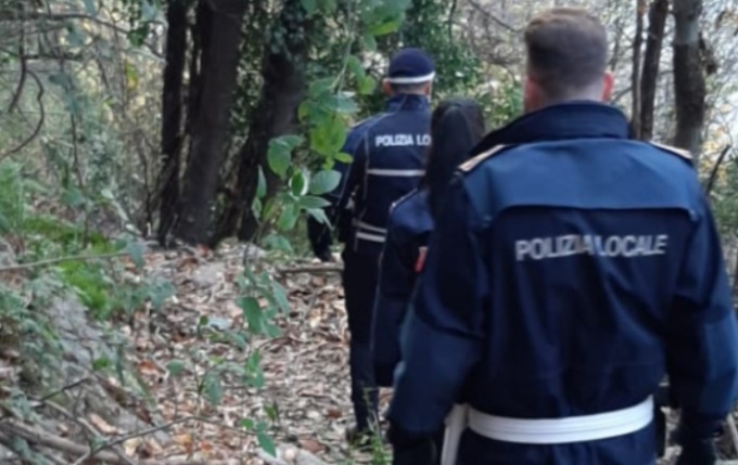 Droga nei boschi a Dervio: ora vengono multati gli acquirenti degli spacciatori