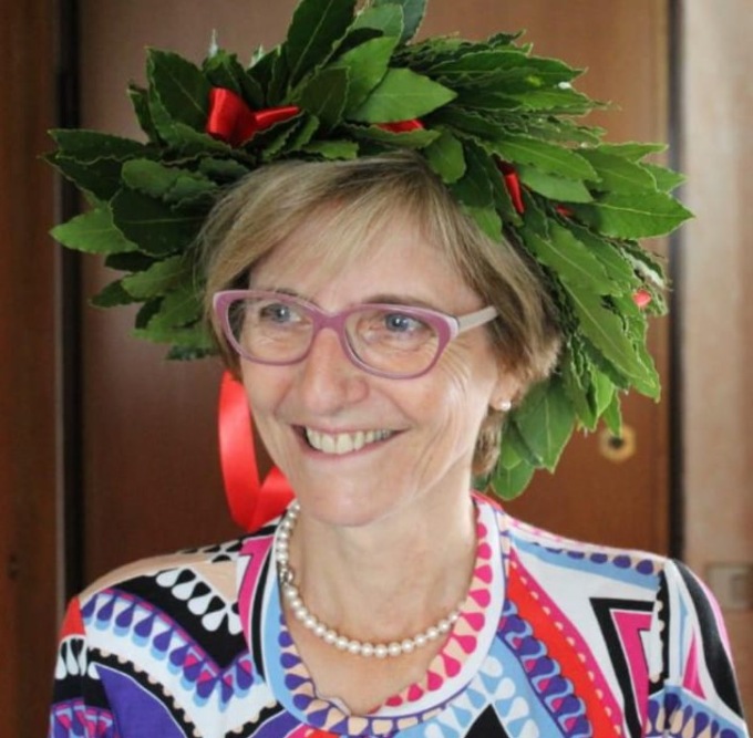 Tirano piange la maestra Dona