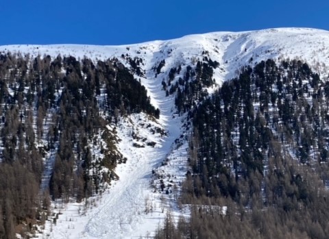 Valanga a Livigno: cinque escursionisti riescono a salvarsi