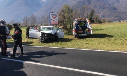 Spaventoso incidente stradale, tre feriti