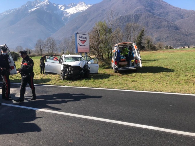 Spaventoso incidente stradale, tre feriti