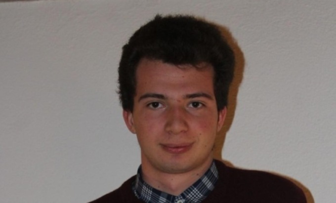 Studente di 21 anni trovato morto in casa