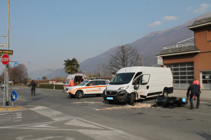 Scontro tra furgone e moto a Cosio Valtellino, grave centauro di 30 anni
