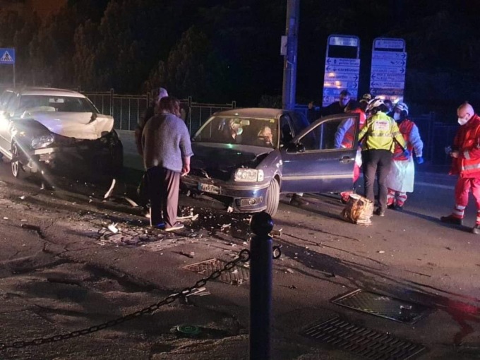 Schianto tra due auto a Colico