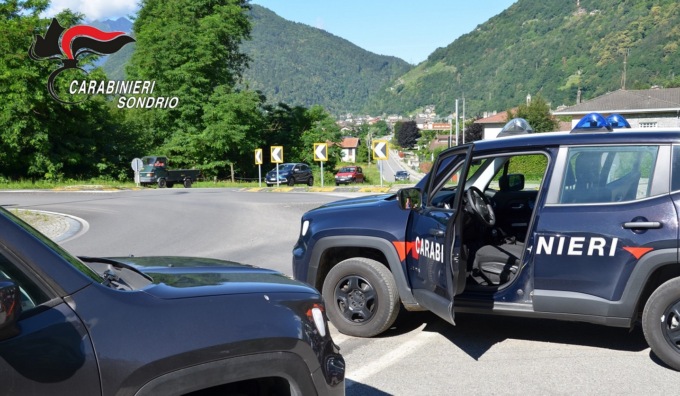 Bosco della droga in Val Masino, due giovani spacciatori in manette