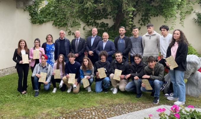 Le borse di studio del BIM consegnate a 17 giovani