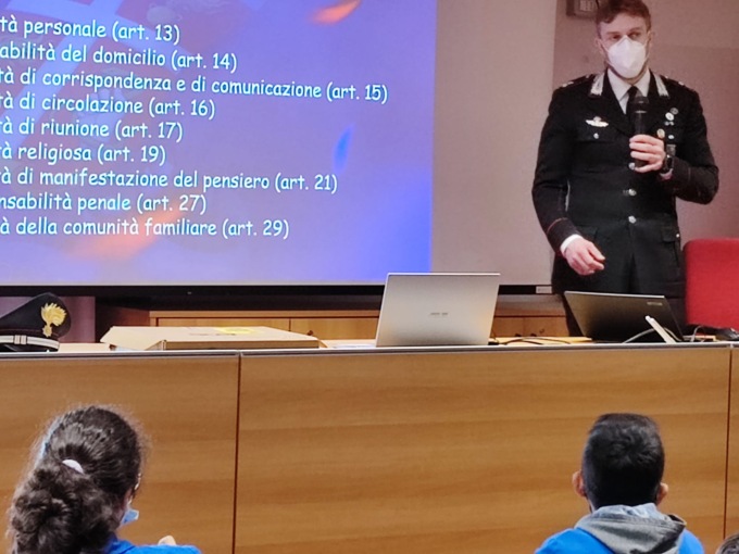 Cultura della legalità: incontri dei Carabinieri con gli alunni delle scuole della Valchiavenna