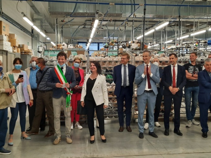 Fermi e Spelzini a inaugurazione nuovo stabilimento Gloria Med