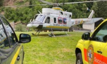 Ferita ad una gamba, donna recuperata con l'elicottero