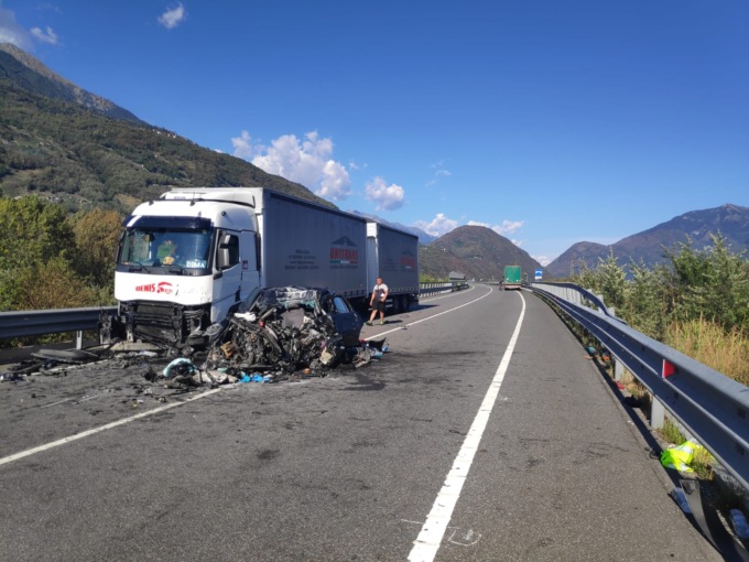 Auto completamente distrutta, la vittima non ha avuto scampo nell’incidente lungo la Variante di Morbegno