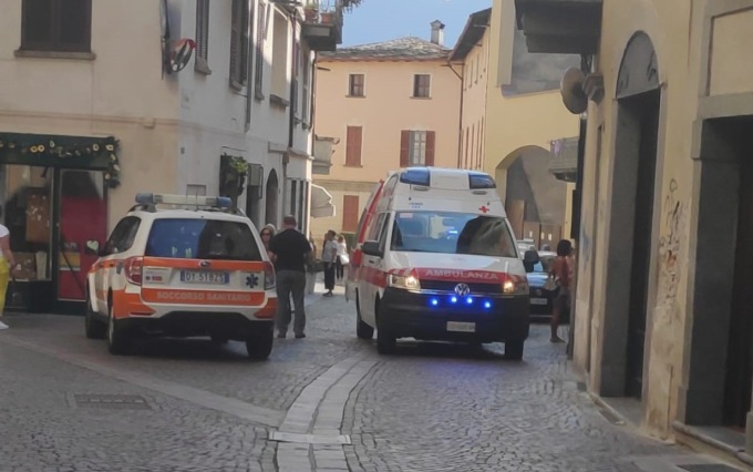 Dramma a Morbegno, anziano trovato senza vita in strada