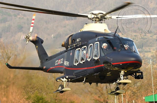 Blitz anti droga: pusher si butta nel dirupo, l’altro aggredisce i Carabinieri