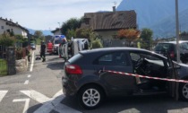 Auto ribaltata dopo lo scontro, soccorsi in azione a San Cassiano