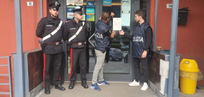 Polizia e Carabinieri chiudono un bar ad Andalo Valtellino