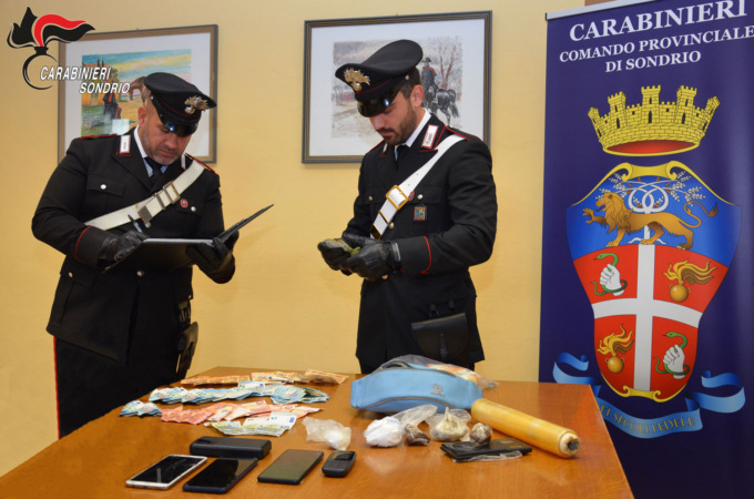 Spaccio di droga nei boschi, altri tre in manette