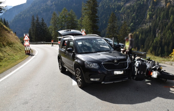 Scontro sulla Strada del Passo del Bernina, 14enne finisce in ospedale