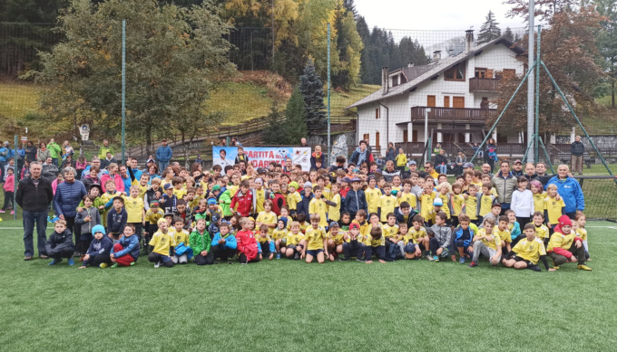 Sport e condivisione: “4 Calci Insieme” va in rete per la solidarietà