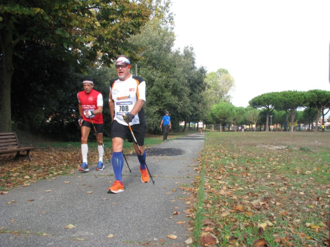I ragazzi della Schena Generali Asd Nordic Walking tutti sul podio a Lido di Camaiore
