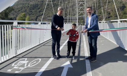 Nuovi percorsi per una città sostenibile: inaugurati ponte ciclopedonale e passerella
