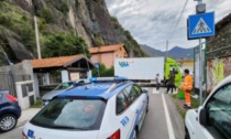 Rubano un camion a Tirano e lo parcheggiano in mezzo alla strada, la Polizia indaga sul mistero di Dervio